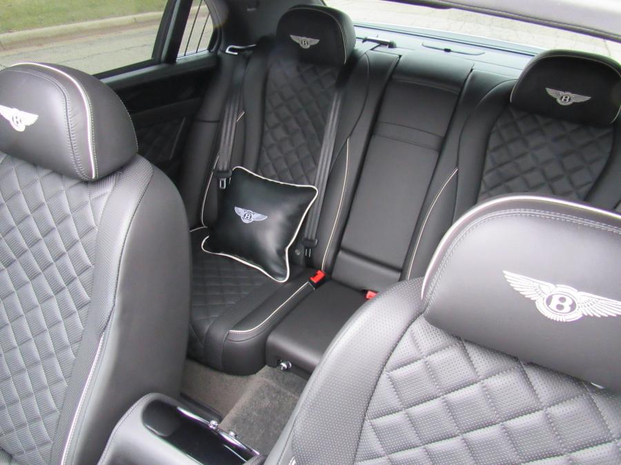 Интерьер Bentley Flying Spur V8 S 2017 года  (фото 69 из 154)